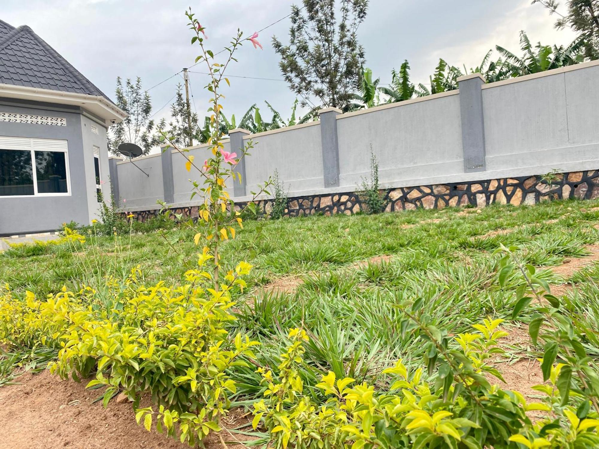 Entula Safari And Accommodation Mbarara Exterior photo